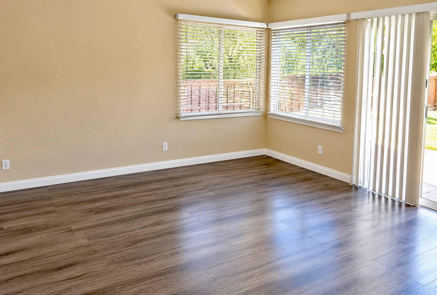 5 bed, 2985 sqft, $3,950 — Photo 4