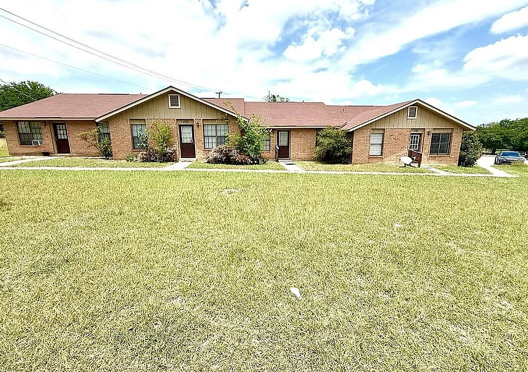 Trinity Oaks Apartments — Photo 1