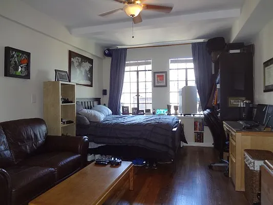 Rented by Anchor Associates | media 17