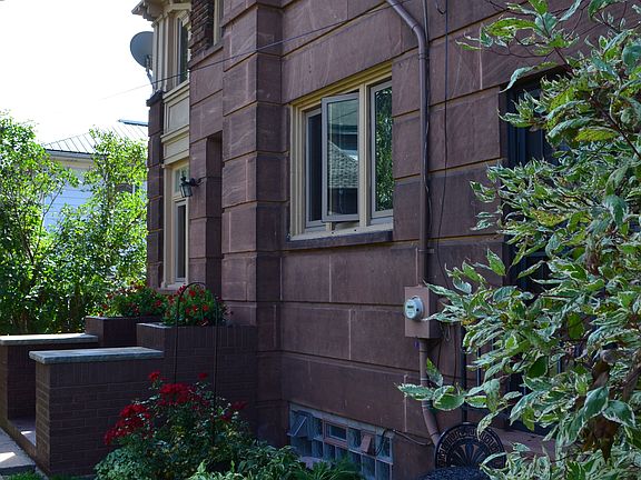 5th image of 319 Hewett St