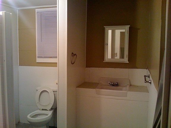 3rd image of 850 S Mendon Ct