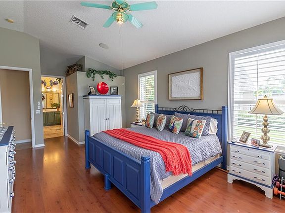 2nd image of 2915 Summer Swan Dr