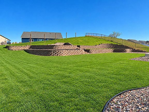 3rd image of 603 Pioneer DRIVE
