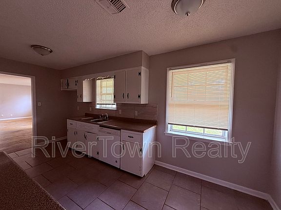 5th image of 3113 Wickham Dr