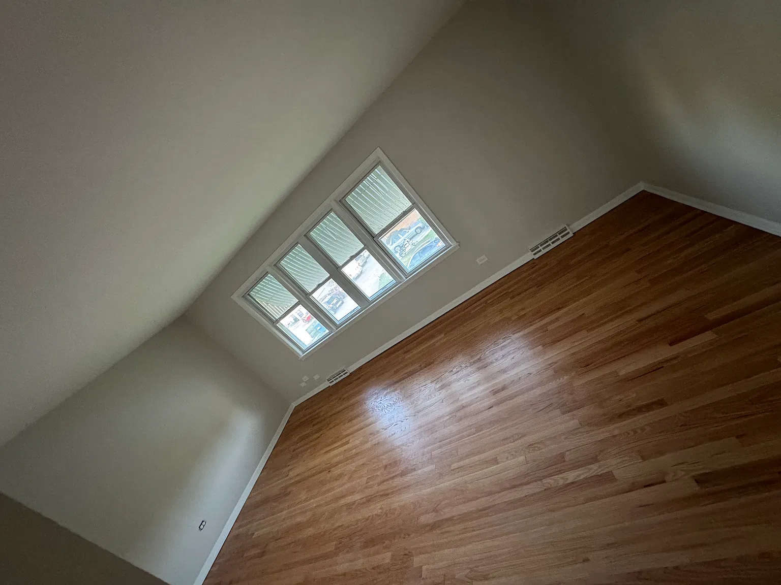 7659 S Roberts Rd — Photo 4