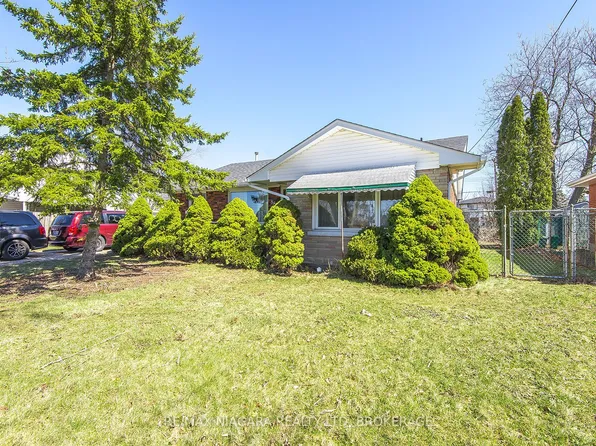 88 Golden Blvd E, Welland, ON L3B 1H7