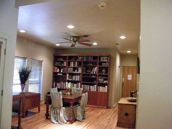 5th image of 305 Carriage Dr