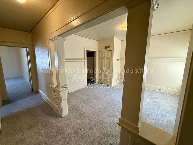 2309 College St — Photo 6