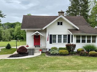 7067 Quaker Rd, Orchard Park, NY 14127