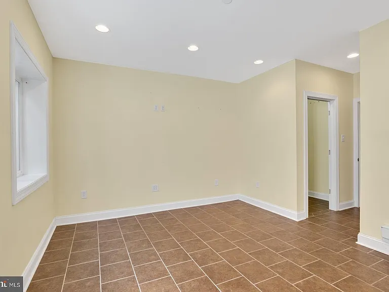 725 N 20th St #B — Photo 36