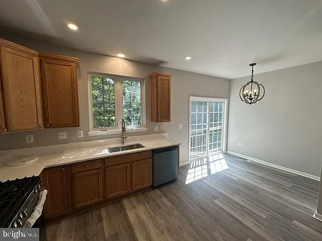 843 Fairview Village Ct — Photo 4