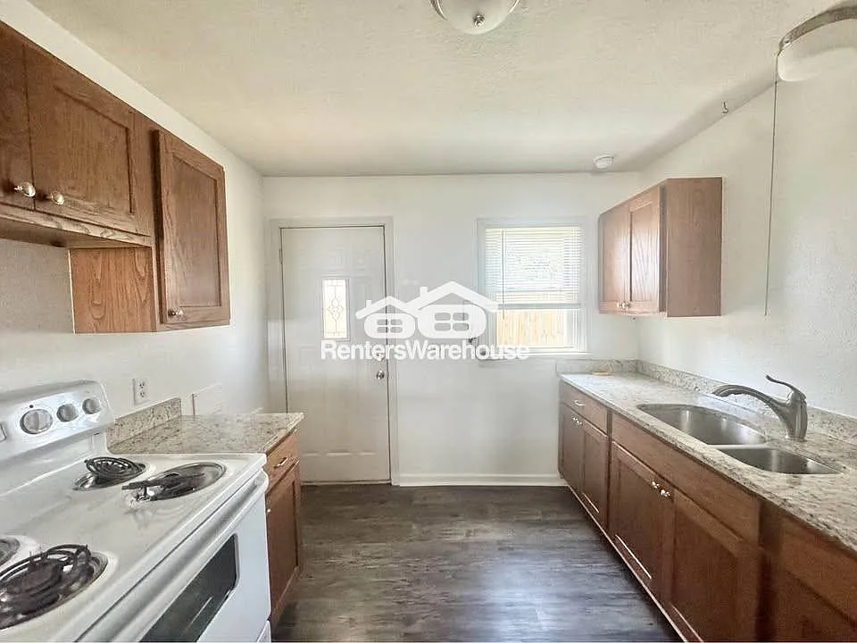 510 N 6th Ave E #2