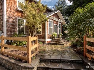 9762 NE Pine St, Bainbridge Island, WA