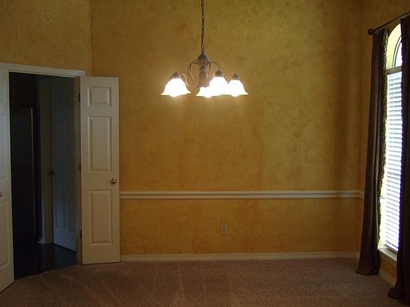 3rd image of 207 Lakewood Dr