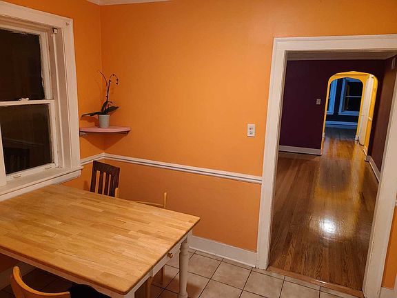 4th image of 6323 N Washtenaw Ave #2