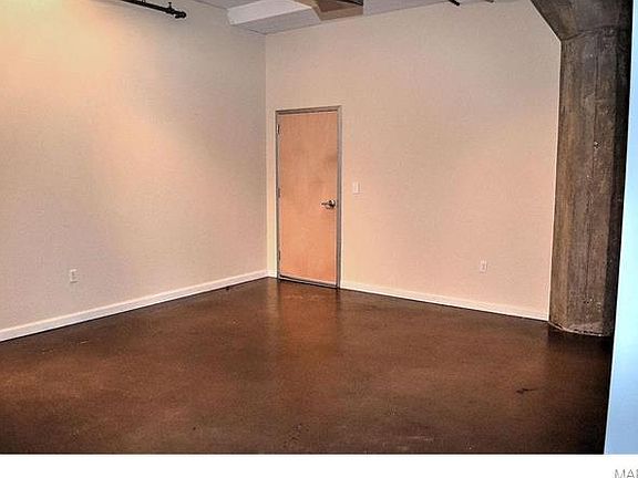 4th image of 1619-1623 Washington Ave #203