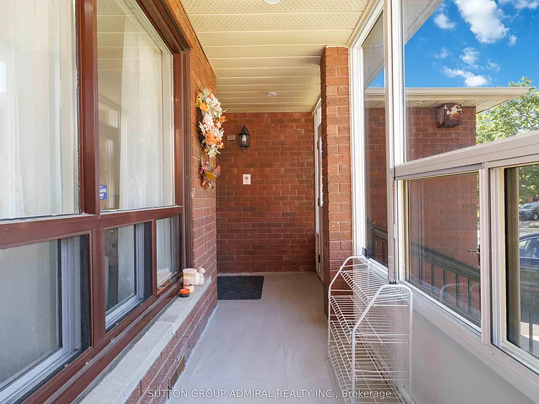 87 Marita Pl #MAIN UPPER FLR — Photo 28