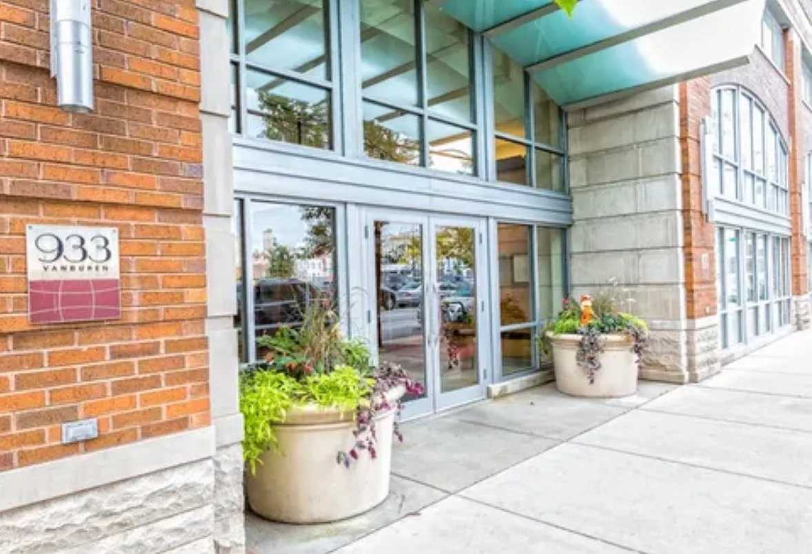 2 bed, 1167 sqft, $3,400 — Photo 1