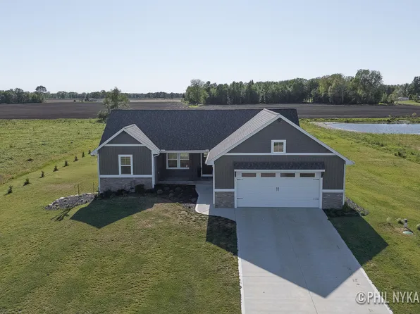 4711 Long Range Dr, Zeeland, MI 49464