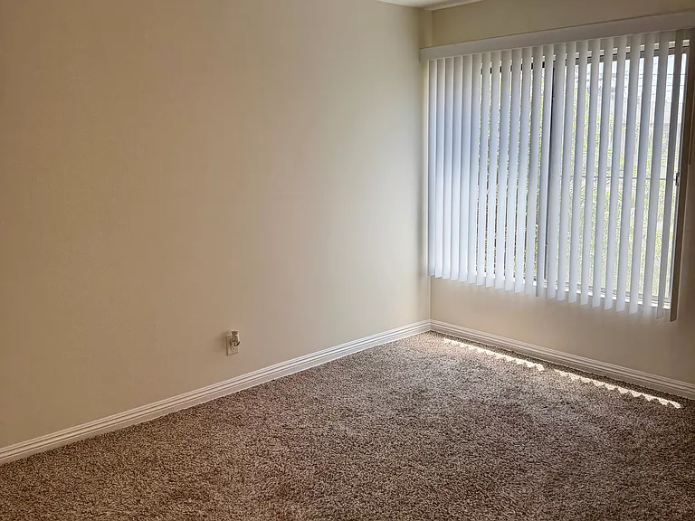 1814 N Serrano Ave #2 — Photo 14
