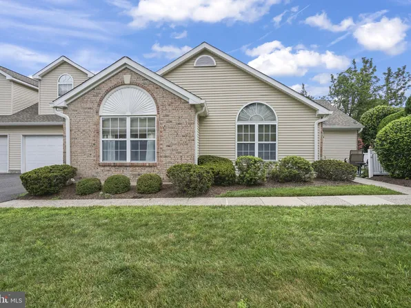 84 Point Ct, Lawrence Township, NJ 08648