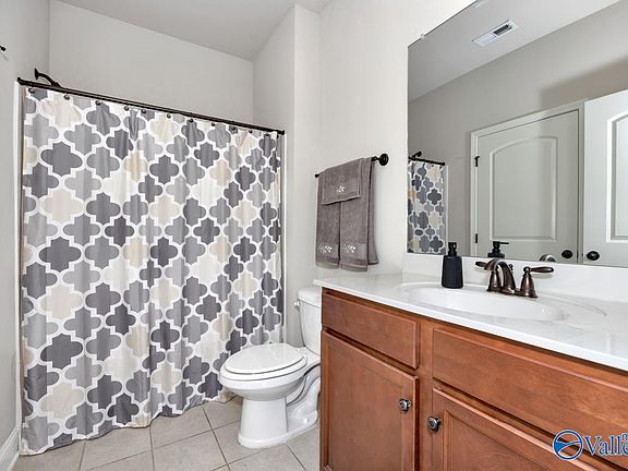 5th image of 3020 Greenway Cir SE