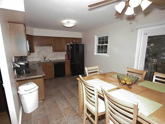 Eat In Kitchen