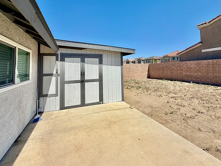 1017 W Casmalia St — Photo 25