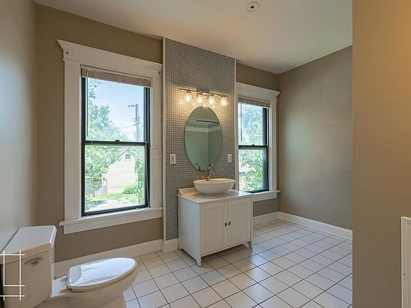 5th image of 860 Summit St #860SUM