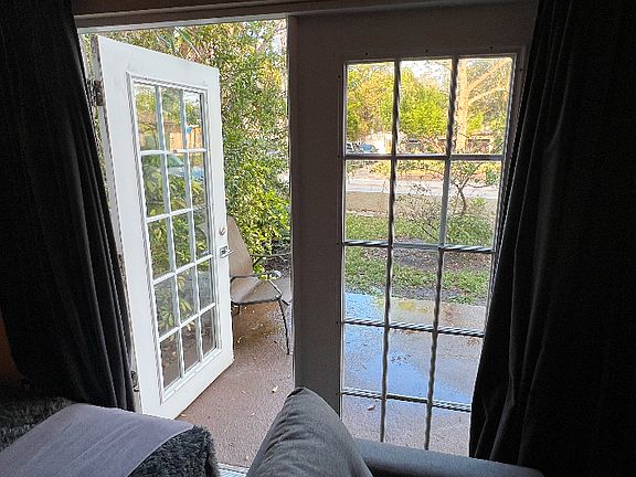 4th image of 1310 Daytona Ave #2