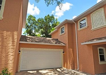 3rd image of 1639 E Amelia St