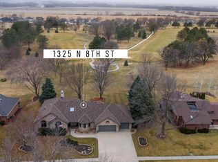 1325 N 8th St, Seward, NE 68434