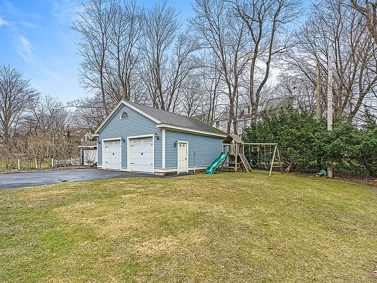 34 Glen Rd — Photo 6