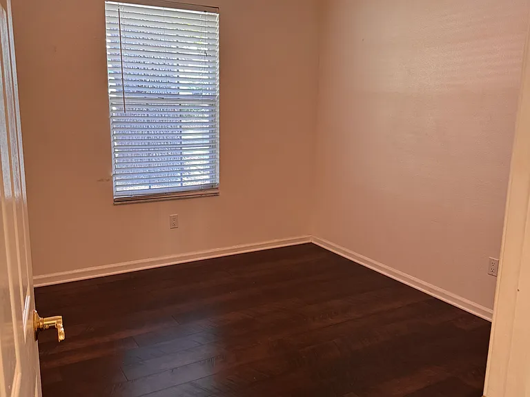 700 Governors Cir — Photo 13