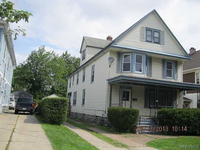 1st image of 607 Crescent Ave N