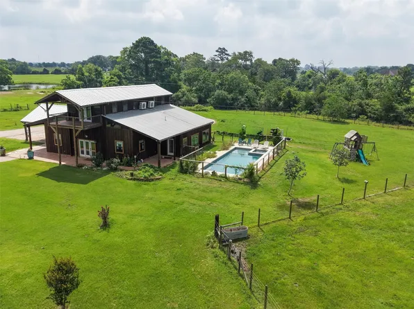 26534 Mitchell Rd, Hempstead, TX 77445