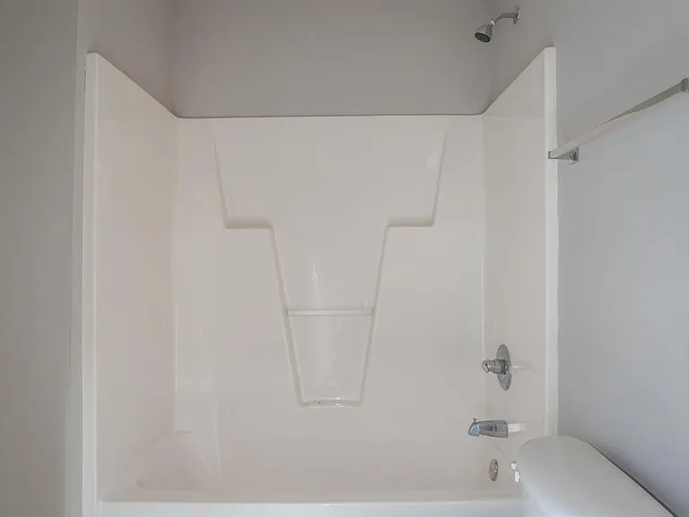 129 Crickhollow Cir — Photo 6