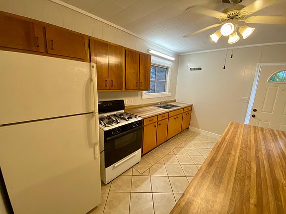 5th image of 162 Woodlawn Dr APT C