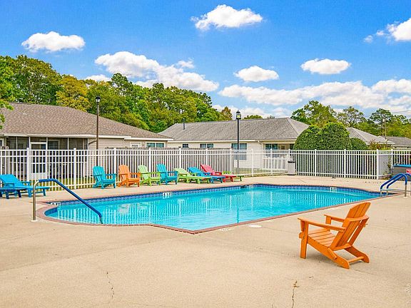 3rd image of 2333 Trailwood Dr
