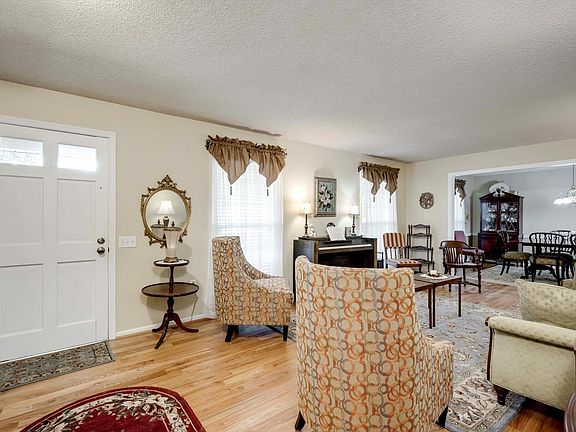 4th image of 7 Donna St