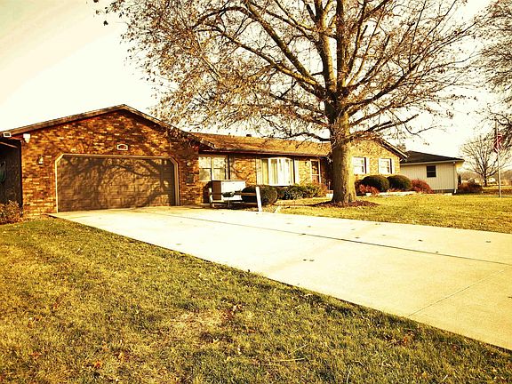 2nd image of 476 Oakwood Cir