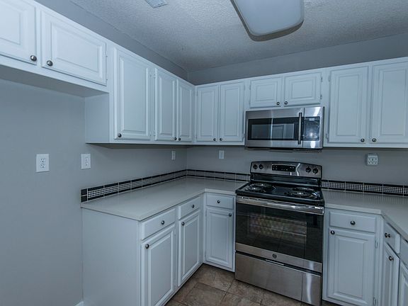5th image of 182 River Breeze Dr