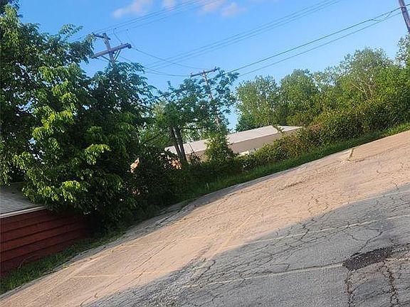 5th image of 210 N Saginaw St