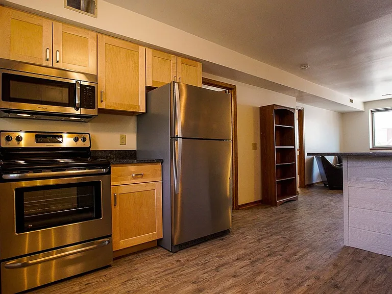 415 N Henry St — Photo 19