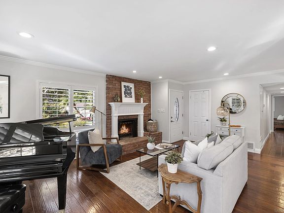 2nd image of 5606 Adobe Falls Pl