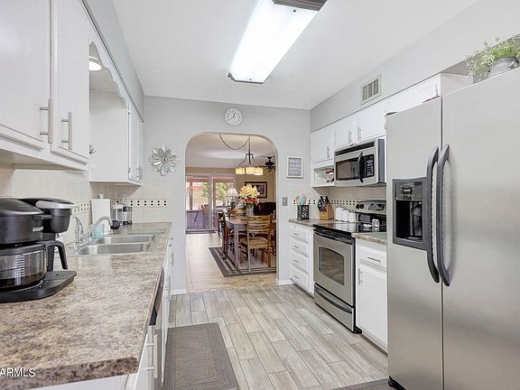 3rd image of 9901 W KINGSWOOD Circle