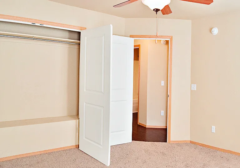 235 S Rolling Woods Way — Photo 8