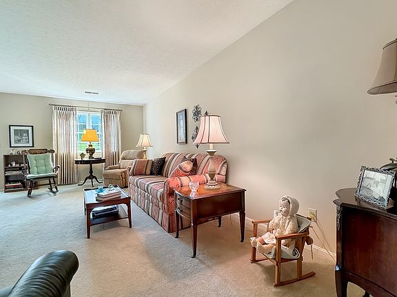 5th image of 881 Avalon Dr