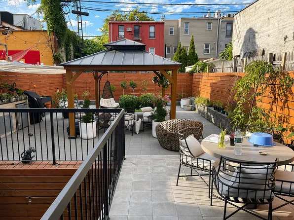 11 Conselyea St #1B, Brooklyn, NY 11211