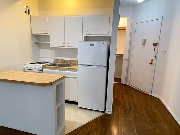 3rd image of 160 E 91st St #312